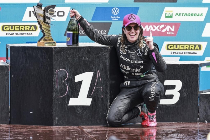 Bia Figueiredo faz história como campeã na Copa Truck